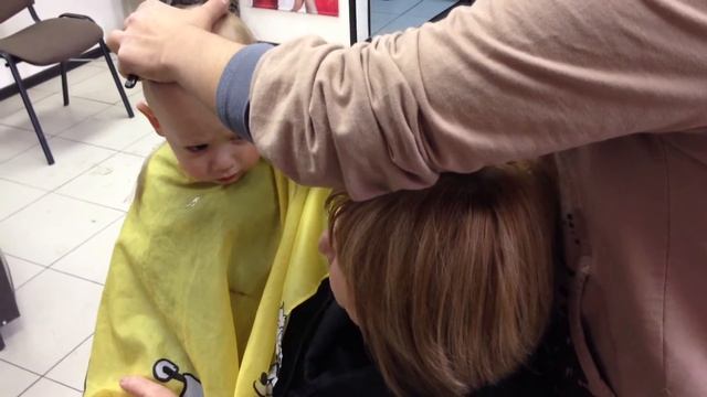 первая стрижка малыша