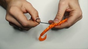 Как насаживать резину на крючок.  Двойник, офсет, джигголовка.