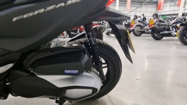 Honda Forza 350 2022 - Completely Motorbikes смотреть онлайн