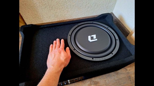 Улучшаем звук с Активным компактным сабвуфером DL Audio Barracuda 12A Flat