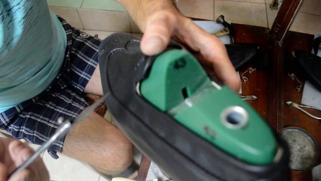 Обувь ручной работы. Лоферы. Запяливаем заготовки. Подготавливаем чепрак для задников. смотреть онлайн