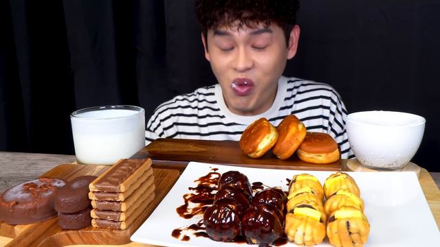 ASMR 앙~버터 초코호두과자🟤꿀계란빵 구구 티코 트윅스바 먹방~!! Chocolate Ice Cream With Egg Bread Butter Bread MuKBang~!! смотреть онлайн