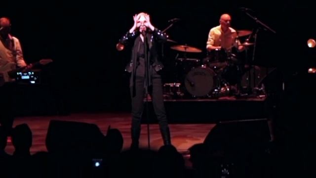 Annie Lennox Sweet Dreams Live Sadler's Wells Theater, London 2018 смотреть онлайн