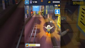 Я играю в игру бегающий мальчик? по поездам??