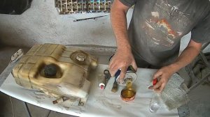 Как заклеить расширительный бачек. Ремонт стекловолокном. ПРОВЕРЕННЫЙ СПОСОБ!!!!