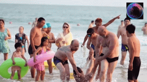 Русские туристы спасают людей, комментарии иностранцев