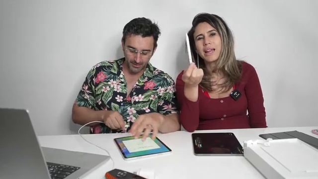 iPad Pro M2 2022 - Hands-On REVIEW, Unboxing & Camera Tests | LIVE #17 смотреть онлайн
