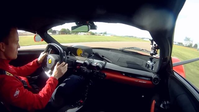 Ferrari LaFerrari First Drive Tracktest Fiorano sport auto смотреть онлайн