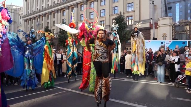 Москва. День города-2022. Тверская улица. Гости из Евпатории. смотреть онлайн