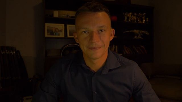 Выручка по дням в пиццерии. Доходы растут. Расходы падают.