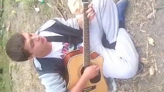 Песня под гитару 2018 -есть красивая одна девушка