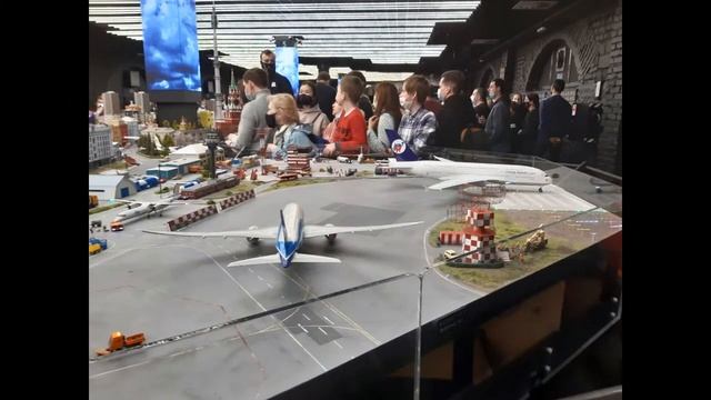 2021/05/03 - ГрандМакет в Питере - дочка прислала фотки и видеофрагменты смотреть онлайн