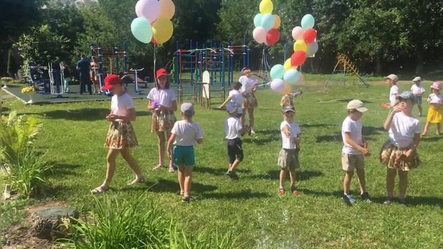 Фонд Дети России. Открытие новой детской площадки. смотреть онлайн