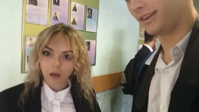ПРОНИК В ШКОЛУ / РАЗДЕЛСЯ НА УРОКЕ смотреть онлайн