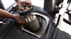 Grand Starex не тянет, возможные причины//Чистим сетку топливоприемника в баке