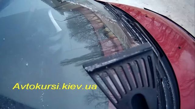 Как очистить стекло от льда смотреть онлайн