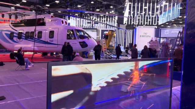 Экспофорум Газовый Форум ПМГФ-2023 Прозрачный Дисплей Oled 55 Аренда Робот Мода www.robotmoda.ru смотреть онлайн