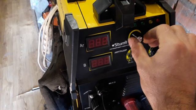 Обзор сварочного полуавтомата  Sturm 350
