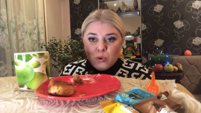 ТВОРОЖНИКИ СЫРНИКИ / МУКБАНГ/ ОБСУДИМ ВОПРОС МЭРИ смотреть онлайн