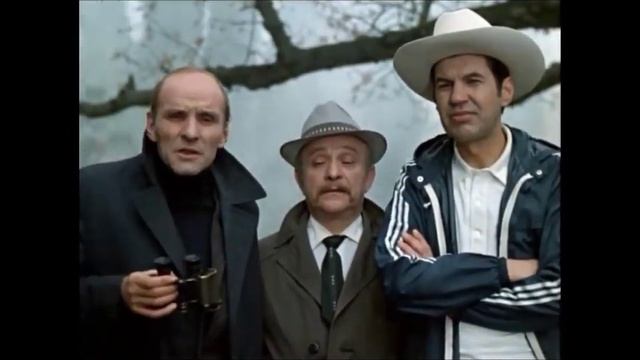 Господа офицеры, должен вас огорчить... Ни однои приличной бабенки, одни замухрышки смотреть онлайн