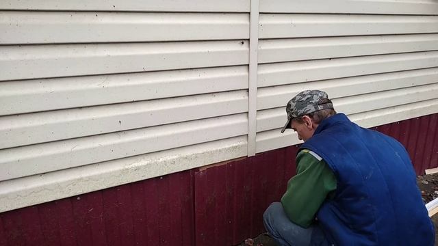 В поисках отдушин/Отделяем зёрна кукурузы от початков/Жизнь в частном доме/ смотреть онлайн