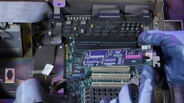 Look At This Weird Industrial Computer! смотреть онлайн