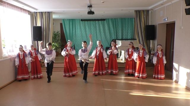 Ансамбль 1 го класса Забава Осень, осень, в гости просим Припевочки смотреть онлайн