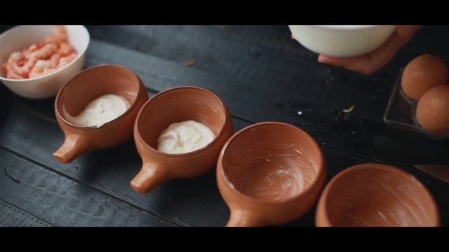 Eggs en Cocotte with Shrimps / Яйца-кокот с креветками смотреть онлайн