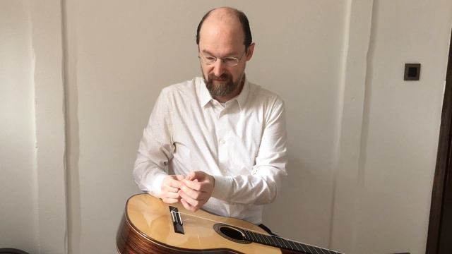 Changing Strings on a Classical Guitar смотреть онлайн