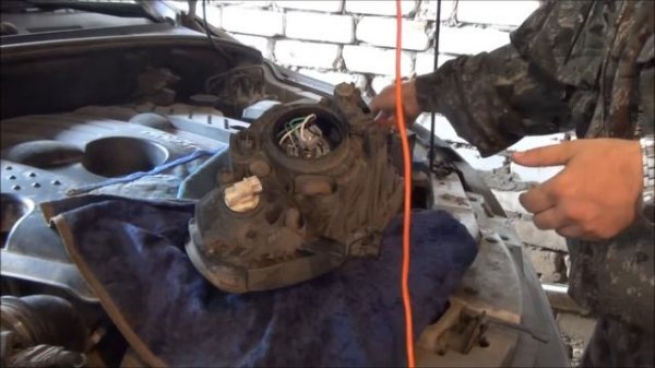 замена лампы габаритных огней в санг енг актион спорт.Ssang Yong Actyon