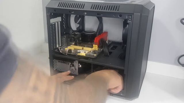 Montei um PC Gamer Mini itx смотреть онлайн