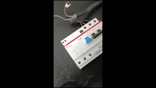 DS203 C50 A30 Дифф. автомат 3-полюсный, 50A, 30mA