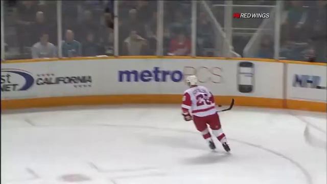 Pavel Datsyuk D-Splitting Goal 11/30/10 @ San Jose смотреть онлайн