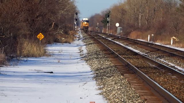 I Was Filming a Train Then Whoa! Railfan Wearing My Merch. CSX Train Gives Me The Horn + More Train смотреть онлайн