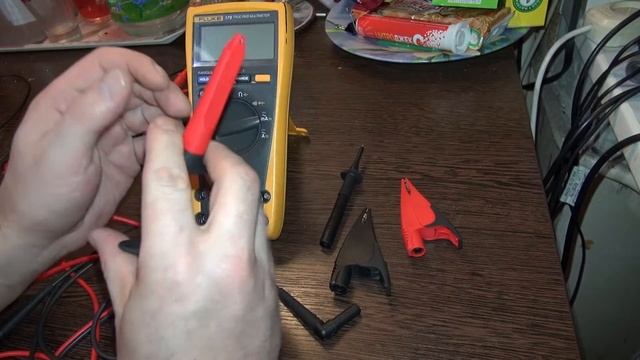 Серия мультиметров Fluke 175-177-179 и аксессуары под них смотреть онлайн