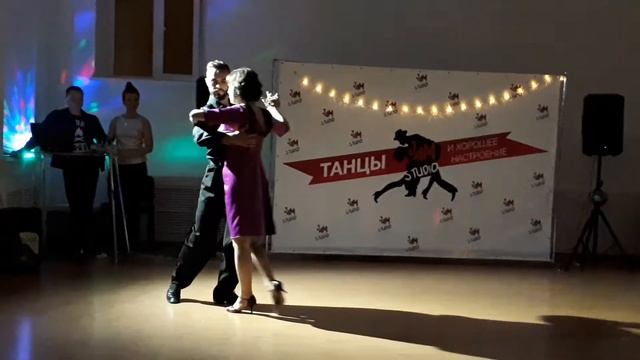 Танго на Новогоднем шоу от JAM STUDIO 24.12.17. Глеб и Ольга смотреть онлайн