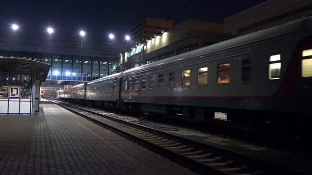 Электропоезд ЭС1-014 «Ласточка», электровоз ЭП1М-659 смотреть онлайн