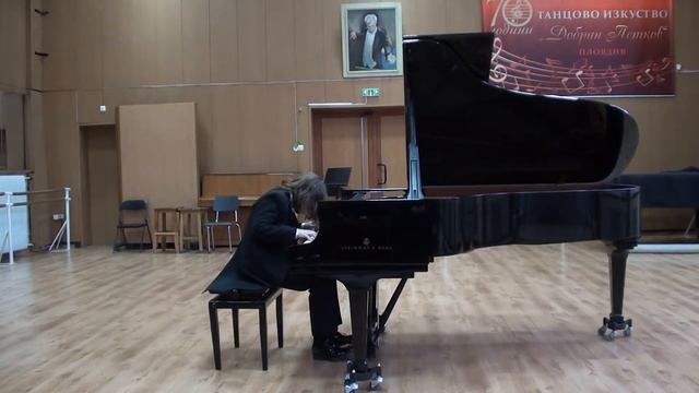 Nikolay Marinov performs Beethoven 32 Variations in C minor смотреть онлайн