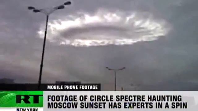 Doomsday sign or UFO Strange circle in Moscow sky смотреть онлайн
