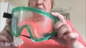 Чтобы не запотевали очки.  Маленькая хитрость.