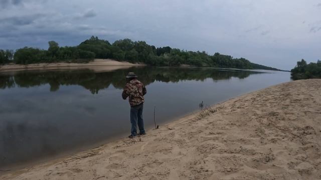 РЫБАЛКА НА ДЕДОВСКИЕ ДОНКИ КРУПНЫЙ ОКУНЬ И ПОДЛЕЩИК смотреть онлайн