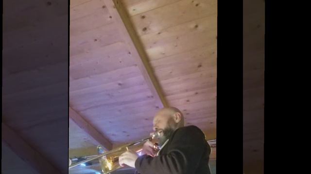 Caravan Trombone Solo смотреть онлайн