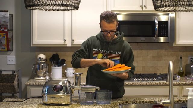 Super High Yielding, Rich Tasting Juicer. Stainless Steel смотреть онлайн