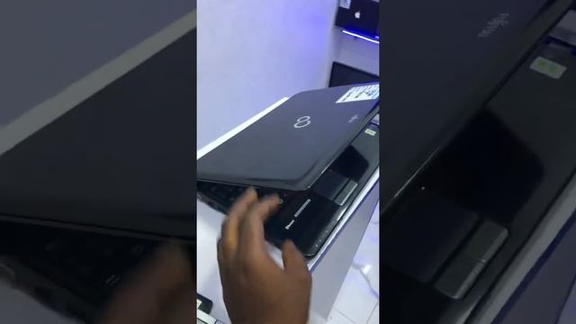 Fujitsu Lifebook AH530 - Intel Core 2 - 4GB Ram - 250GB HDD - 14.6 inch - 2.1GHz смотреть онлайн