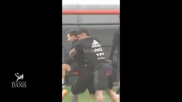 De Paul DEFENDS Lionel Messi ❤️? смотреть онлайн