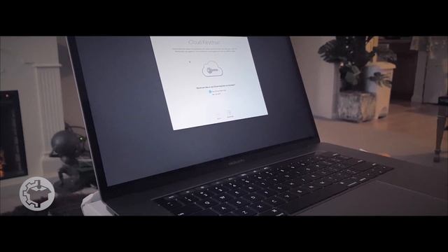 MacBook Pro 2018: Unboxing & Review! (15-inch Setup) смотреть онлайн