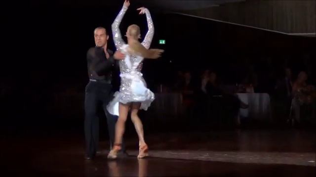 WDC World Series Latin - solo Samba - Riccardo Cocchi & Yulia Zagoruychenko смотреть онлайн