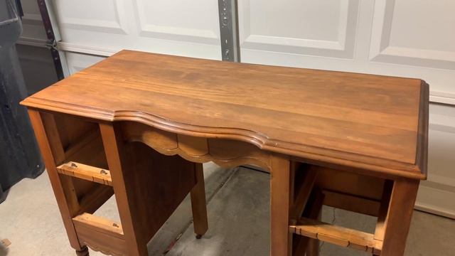 Should I paint it or restore it? Furniture Flipping a Vintage Vanity. Furniture Flip Part Time. смотреть онлайн