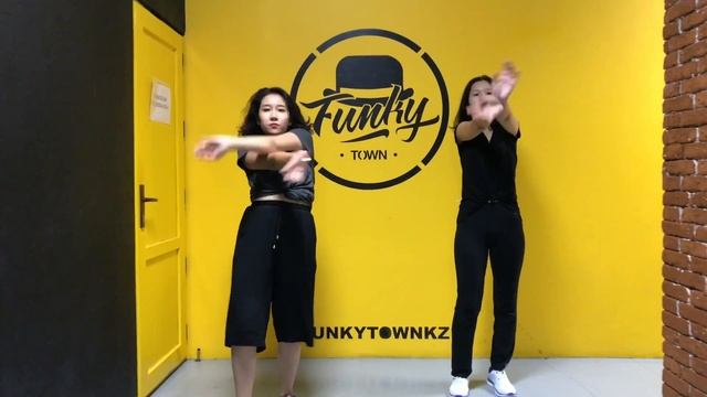 VOGUE | KAMILLA EGEMBERDY | FUNKY TOWN DANCE CENTER смотреть онлайн