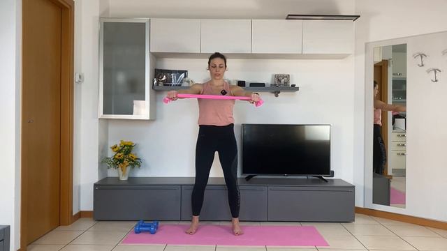 ESERCIZI PER APRIRE LE SPALLE смотреть онлайн